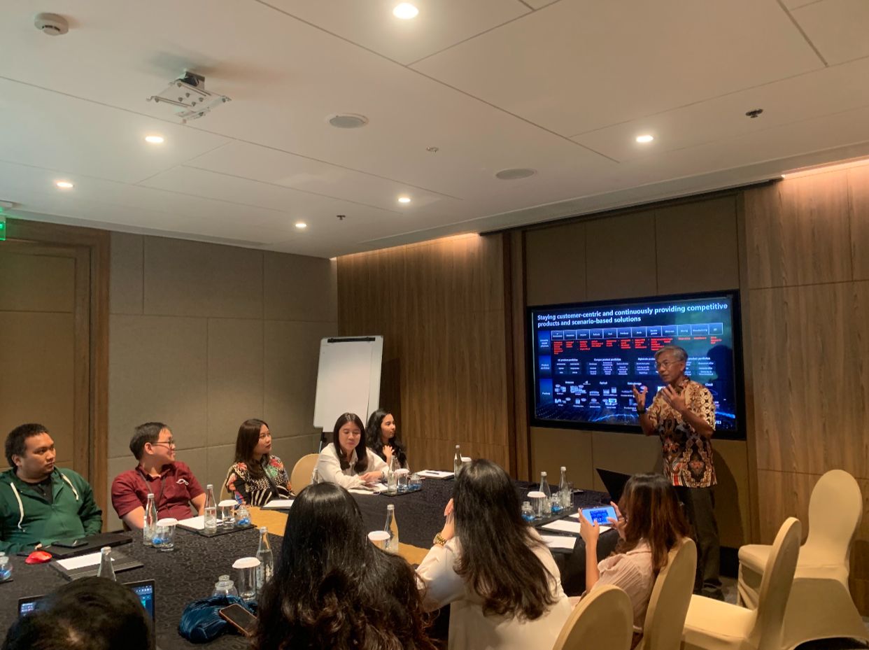 Sales Training Huawei : ICT Solution